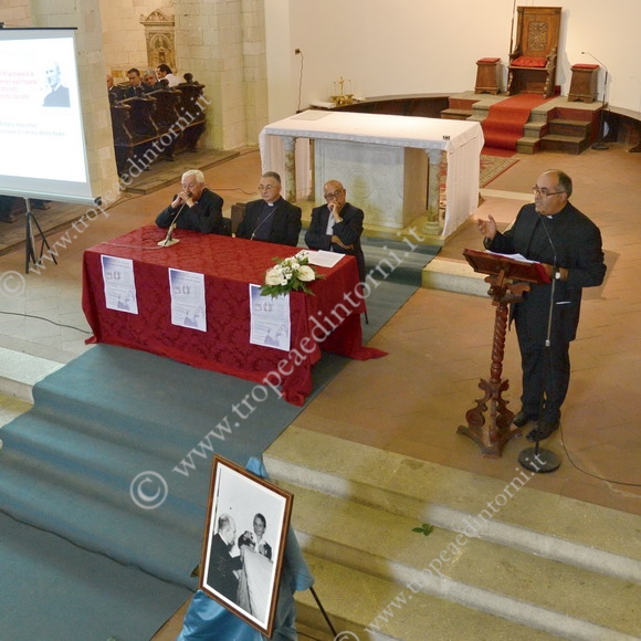 Il convegno del 21 settembre 2013 nella Chiesa Cattedrale di Tropea - foto Libertino