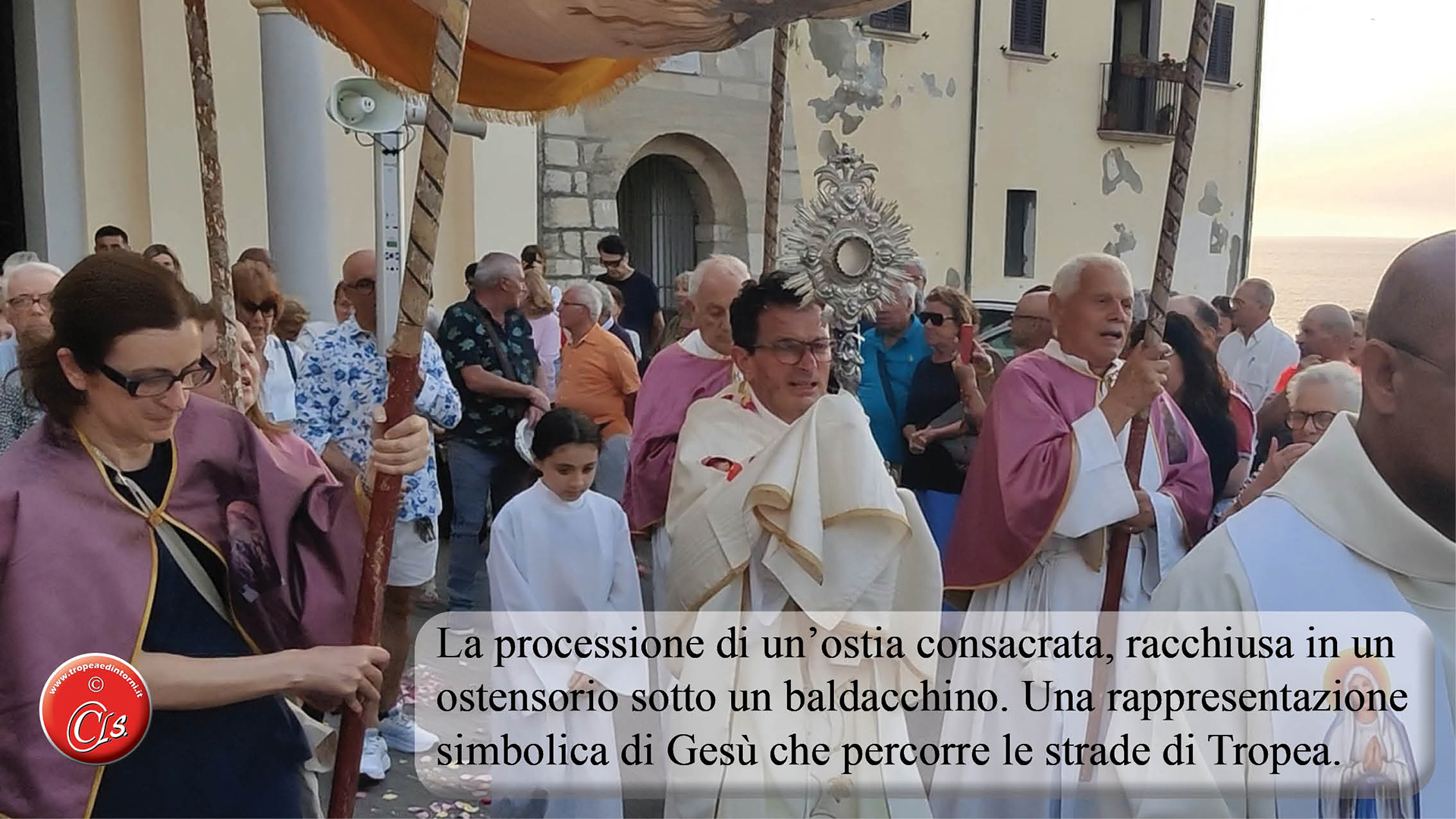 La solenne processione del Corpus Domini a Tropea, il video in HD